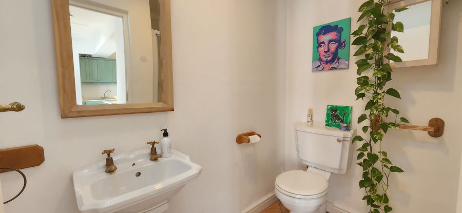 To Let 2 Bedroom Property for Rent in Harfield Village Western Cape